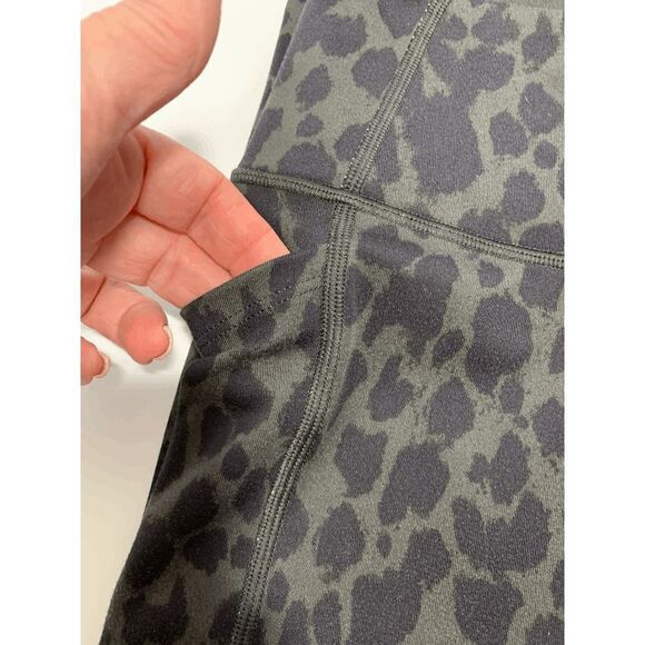 Victoria's Secret Women's Athletic Animal Print Mid Rise Green Leggings Size S - Picture 6 of 7